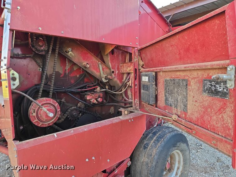 image for item ET5170 Case RS561A round baler