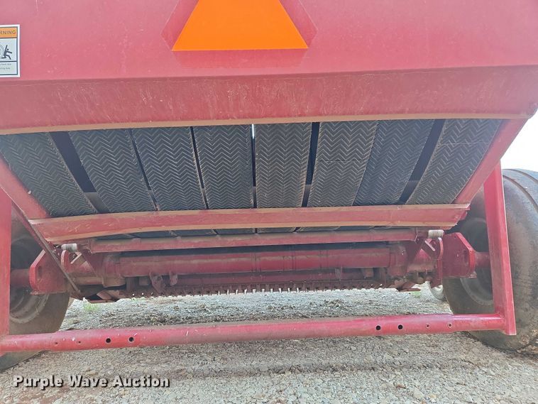 image for item ET5170 Case RS561A round baler