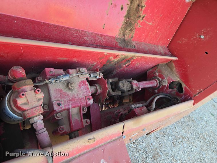 image for item ET5170 Case RS561A round baler