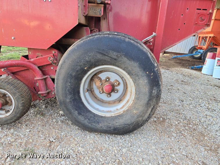 image for item ET5170 Case RS561A round baler