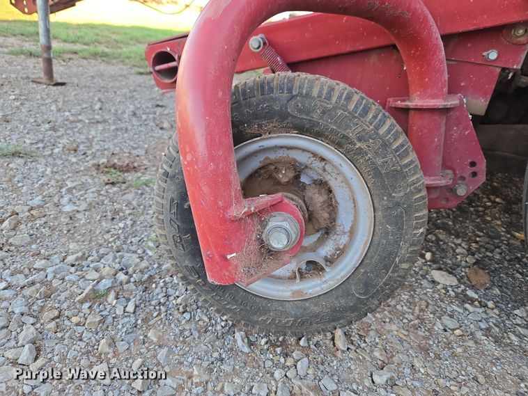 image for item ET5170 Case RS561A round baler