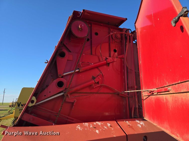 image for item ET5171 Case 8465A round baler
