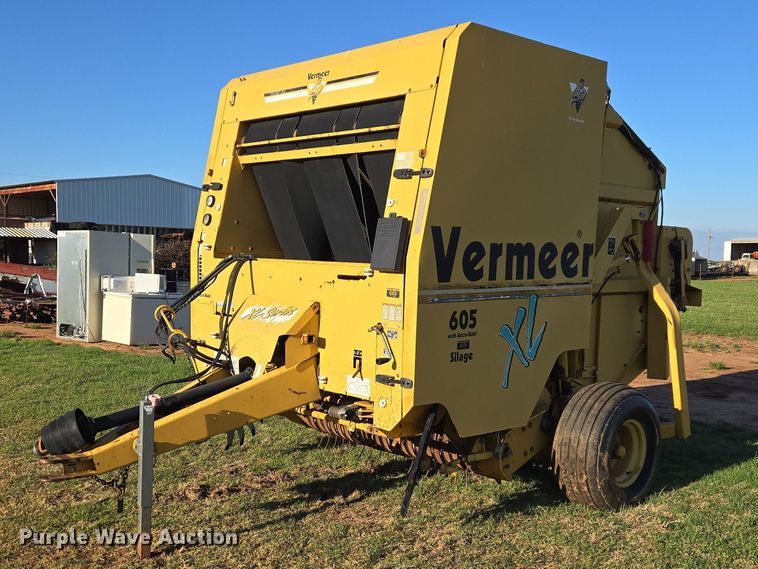 image for item ET5172 2001 Vermeer 605XL round baler