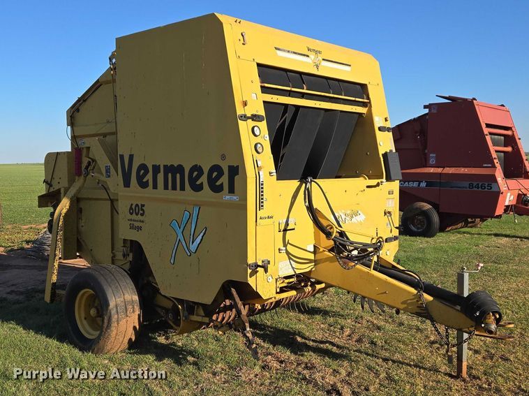 image for item ET5172 2001 Vermeer 605XL round baler