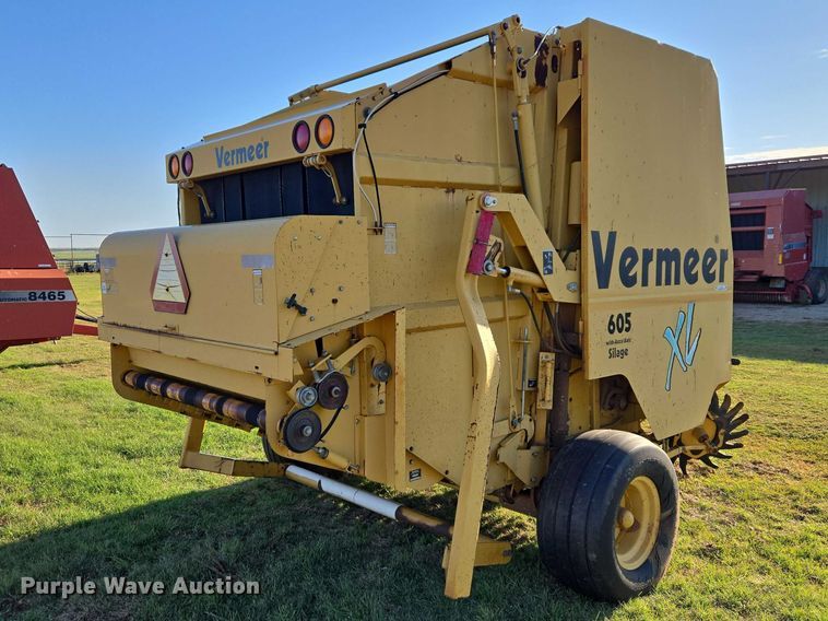 image for item ET5172 2001 Vermeer 605XL round baler