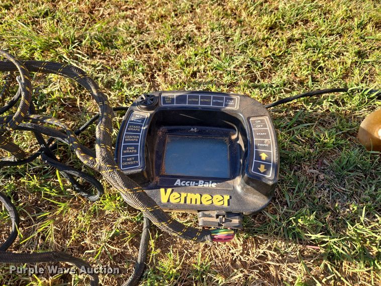 image for item ET5172 2001 Vermeer 605XL round baler