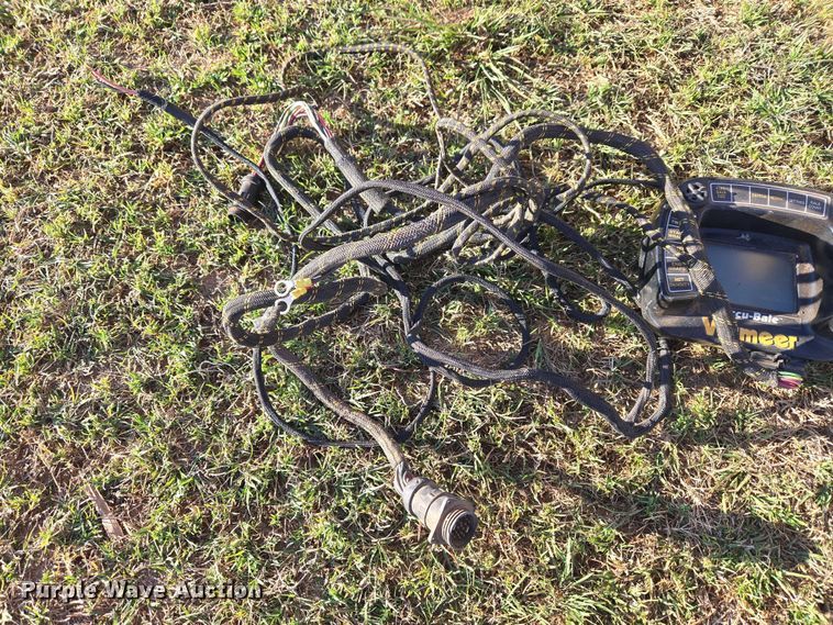 image for item ET5172 2001 Vermeer 605XL round baler