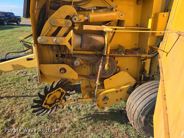 image for item ET5172 2001 Vermeer 605XL round baler