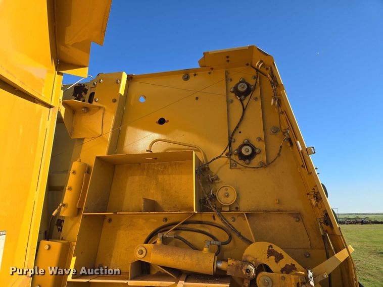 image for item ET5172 2001 Vermeer 605XL round baler