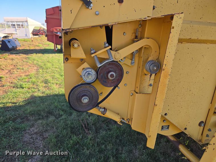 image for item ET5172 2001 Vermeer 605XL round baler