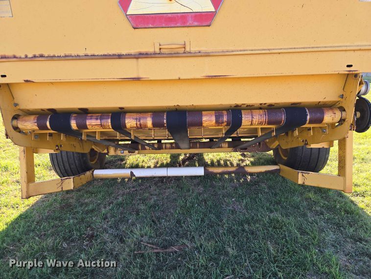 image for item ET5172 2001 Vermeer 605XL round baler