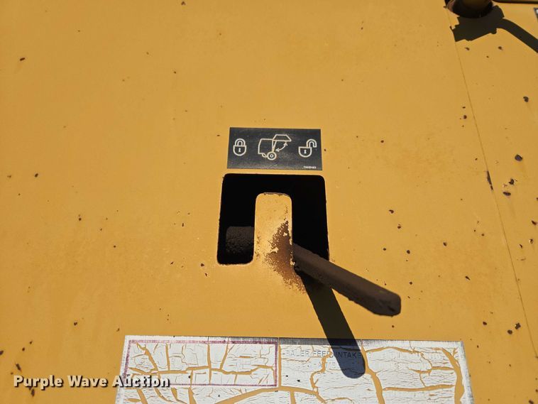 image for item ET5172 2001 Vermeer 605XL round baler