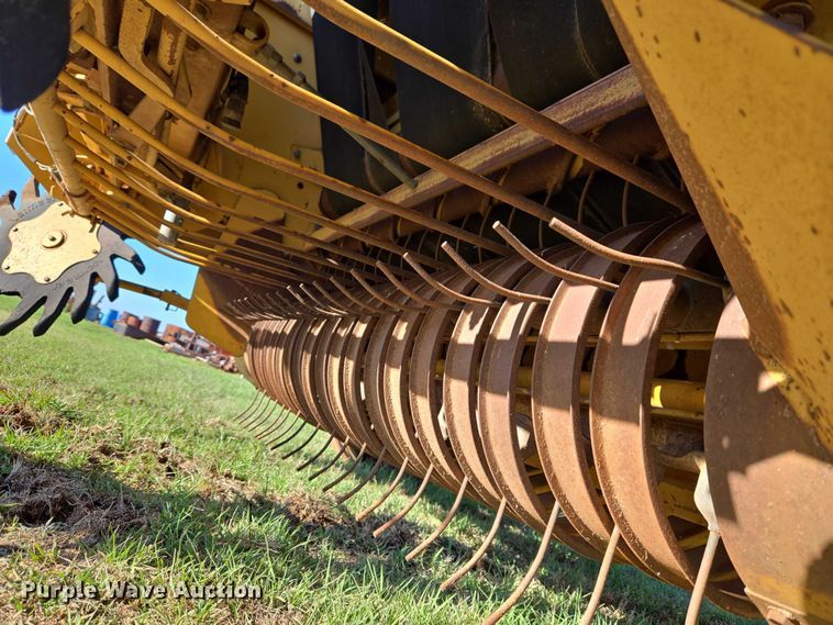 image for item ET5172 2001 Vermeer 605XL round baler