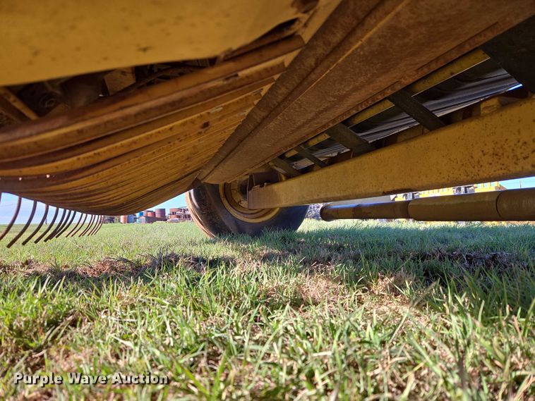 image for item ET5172 2001 Vermeer 605XL round baler