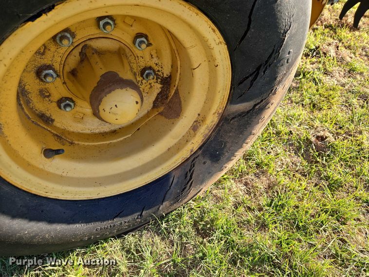 image for item ET5172 2001 Vermeer 605XL round baler