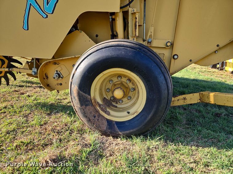 image for item ET5172 2001 Vermeer 605XL round baler