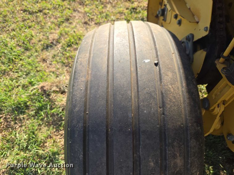 image for item ET5172 2001 Vermeer 605XL round baler