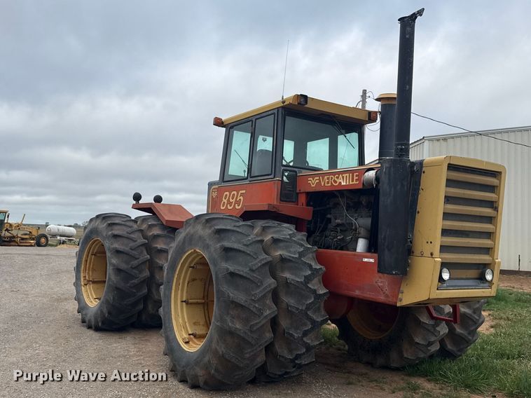 image for item ET5196 1982 Versatile 895 4WD tractor