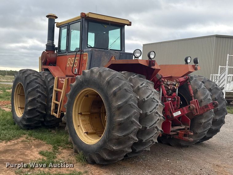 image for item ET5196 1982 Versatile 895 4WD tractor