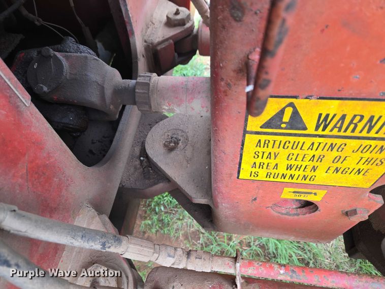 image for item ET5196 1982 Versatile 895 4WD tractor