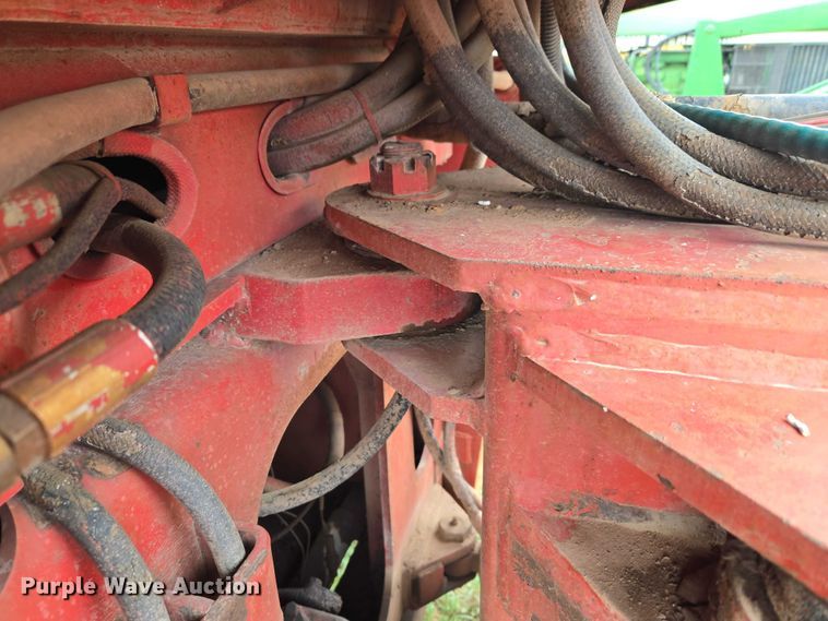 image for item ET5196 1982 Versatile 895 4WD tractor