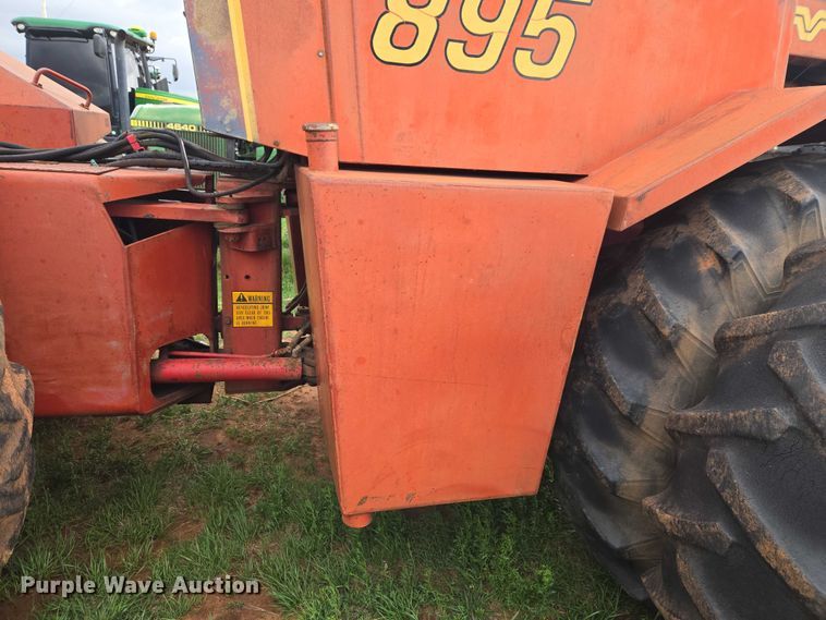 image for item ET5196 1982 Versatile 895 4WD tractor