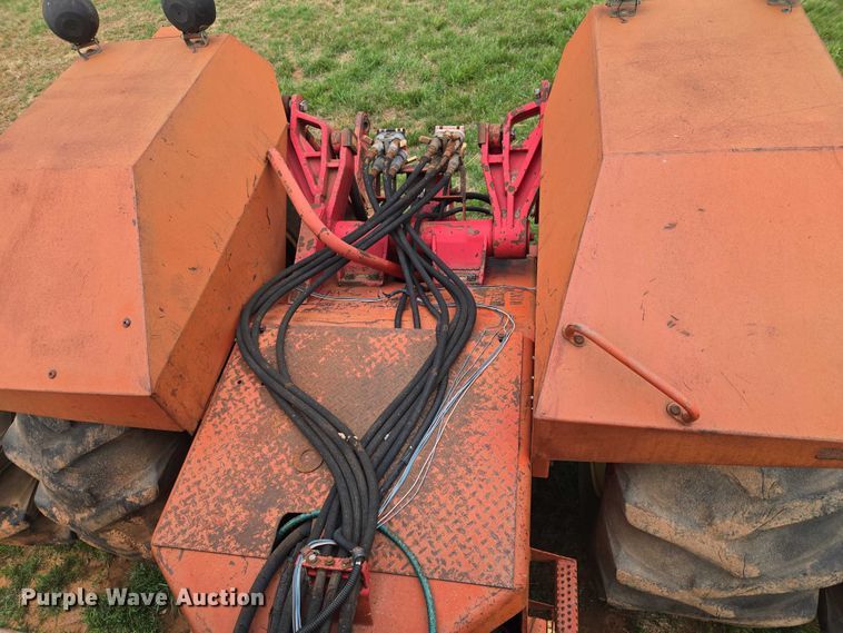 image for item ET5196 1982 Versatile 895 4WD tractor