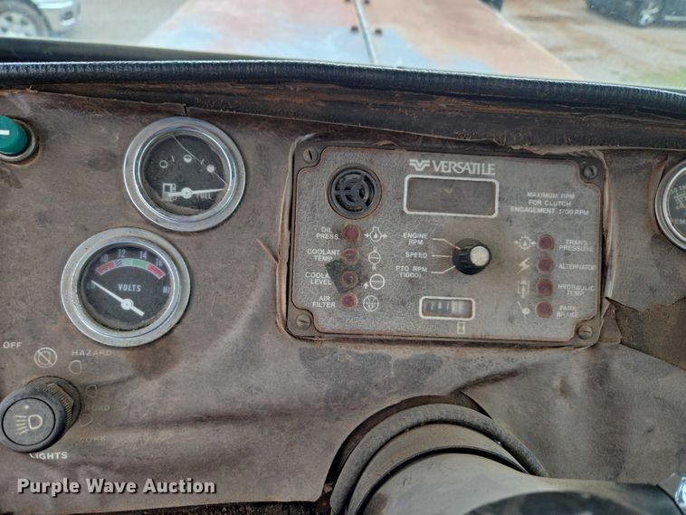 image for item ET5196 1982 Versatile 895 4WD tractor