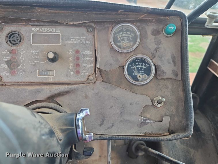 image for item ET5196 1982 Versatile 895 4WD tractor