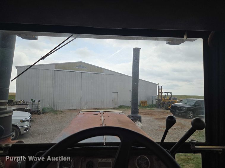 image for item ET5196 1982 Versatile 895 4WD tractor