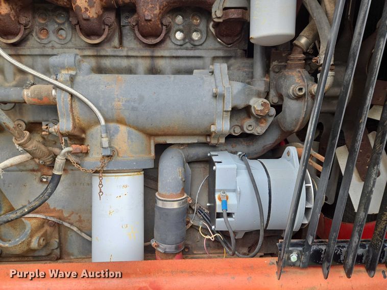 image for item ET5196 1982 Versatile 895 4WD tractor