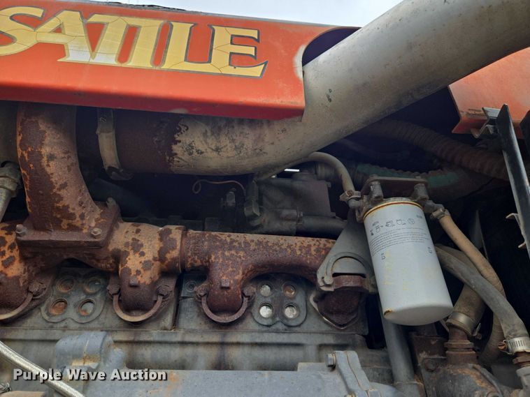 image for item ET5196 1982 Versatile 895 4WD tractor