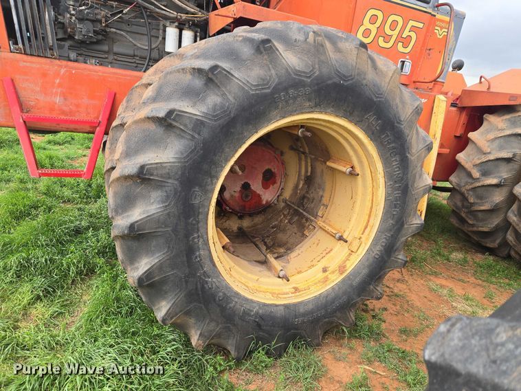 image for item ET5196 1982 Versatile 895 4WD tractor