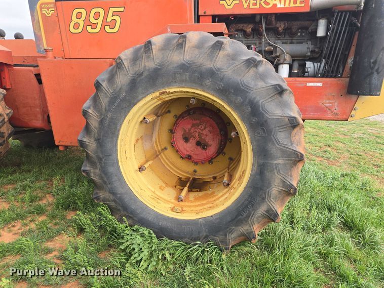 image for item ET5196 1982 Versatile 895 4WD tractor
