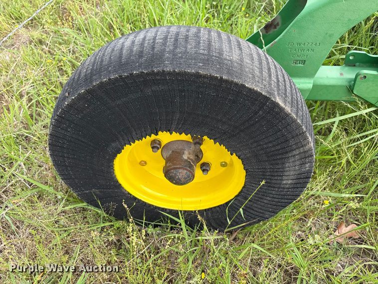 image for item EU5516 2013 John Deere HX20 batwing rotary mower