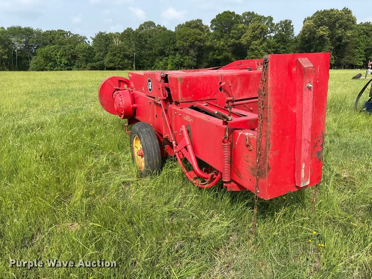 image for item EU5517 Massey Ferguson 12 small square baler