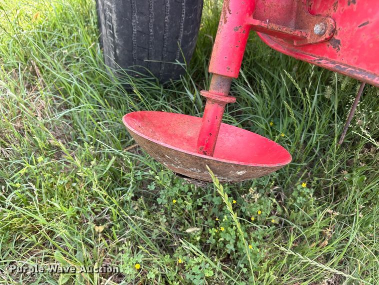 image for item EU5517 Massey Ferguson 12 small square baler