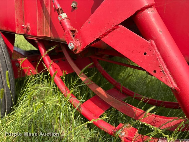 image for item EU5517 Massey Ferguson 12 small square baler