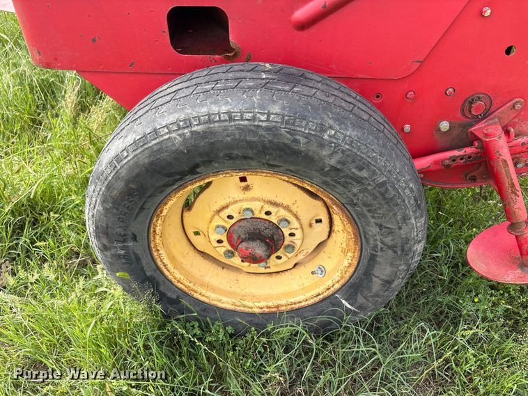 image for item EU5517 Massey Ferguson 12 small square baler