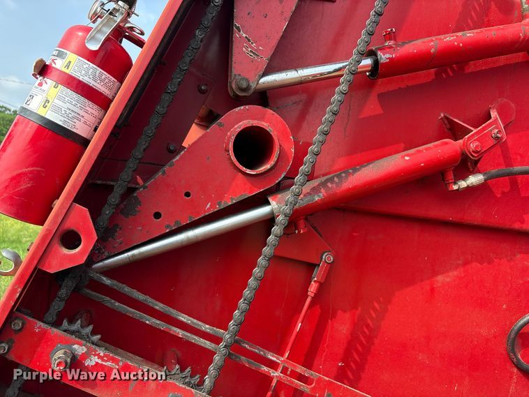 image for item EU5518 Case international 8460 round baler