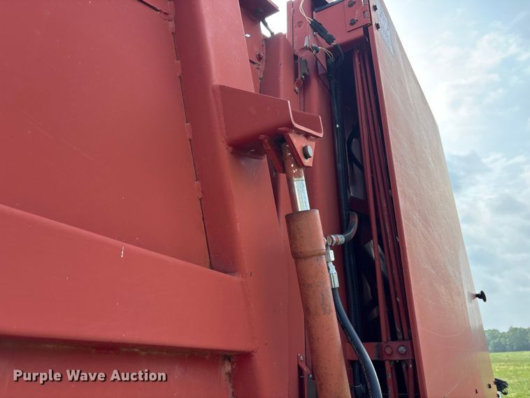 image for item EU5518 Case international 8460 round baler