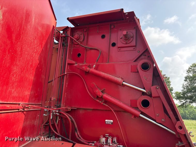 image for item EU5518 Case international 8460 round baler