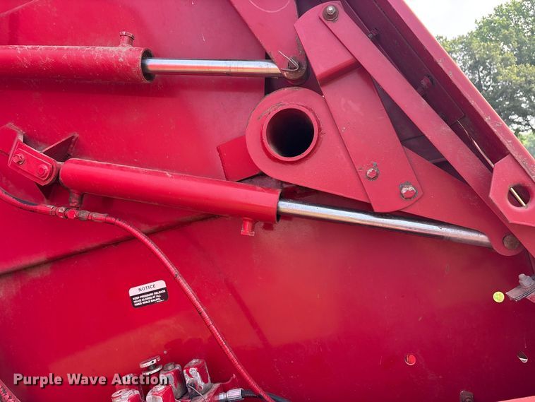 image for item EU5518 Case international 8460 round baler