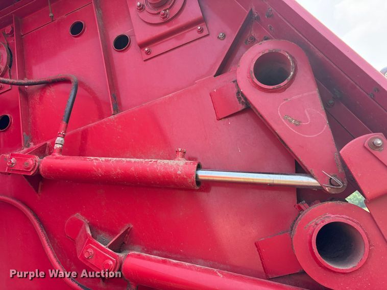 image for item EU5518 Case international 8460 round baler