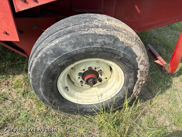 image for item EU5518 Case international 8460 round baler