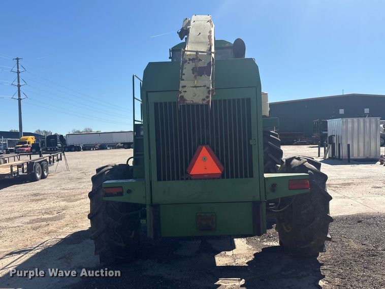 image for item EV2904 1992 John Deere 6710 forage harvester