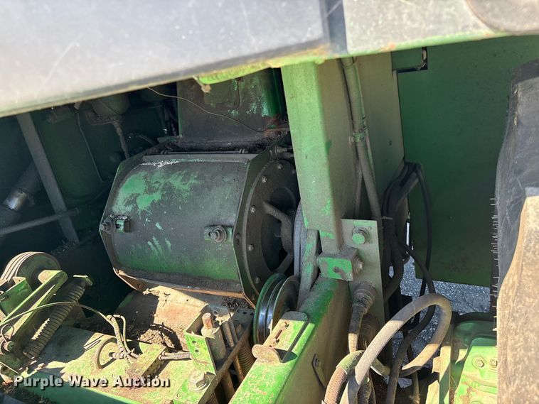 image for item EV2904 1992 John Deere 6710 forage harvester