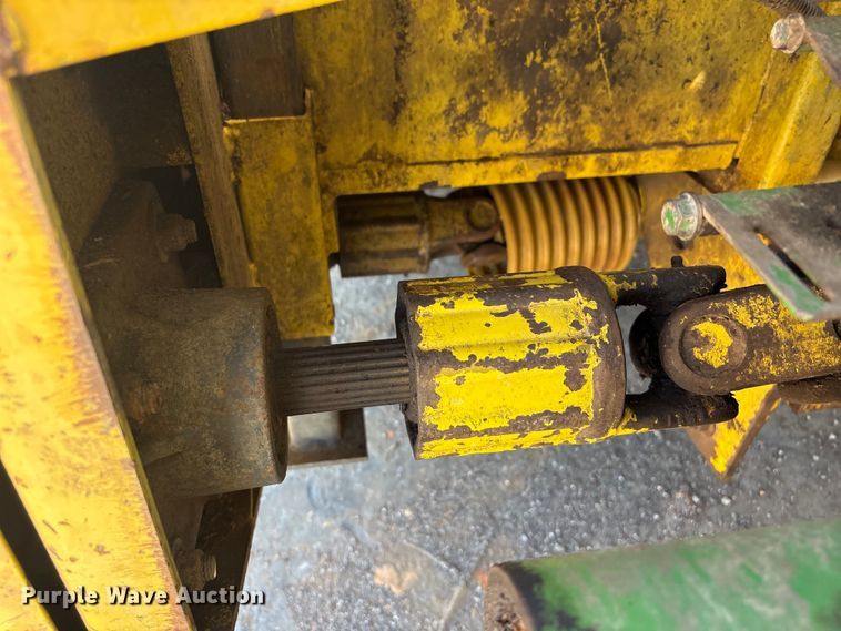 image for item EV2904 1992 John Deere 6710 forage harvester