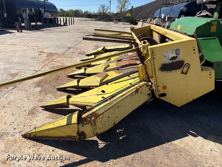 image for item EV2904 1992 John Deere 6710 forage harvester