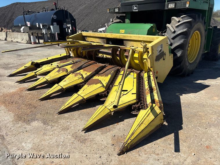 image for item EV2904 1992 John Deere 6710 forage harvester